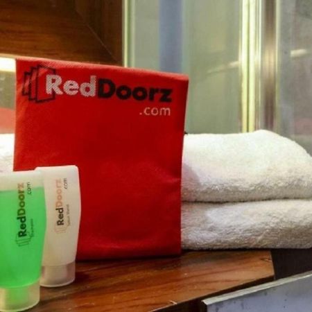 Reddoorz @ Jalan Pemuda Medan Otel Dış mekan fotoğraf